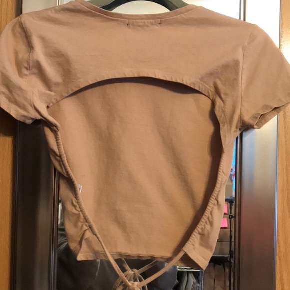 Forever 21 size Medium tan open back with tie shirt - Picture 5 of 9